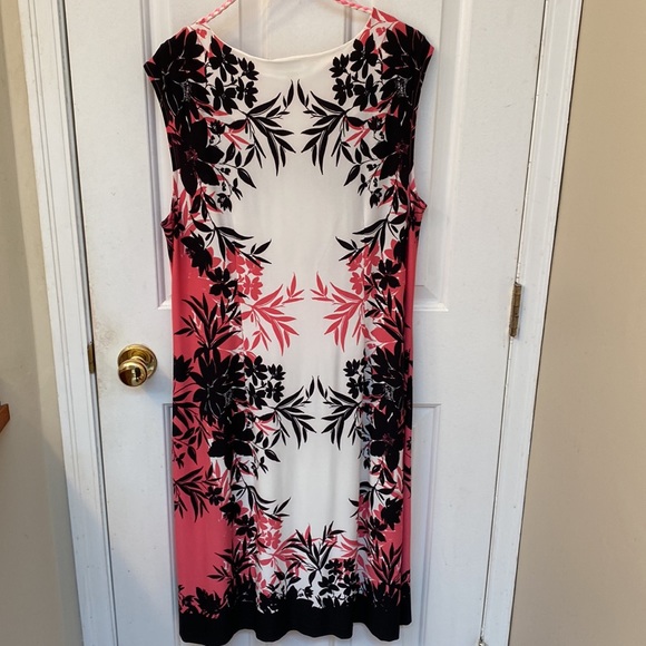 Sleeveless Dress - Picture 2 of 2